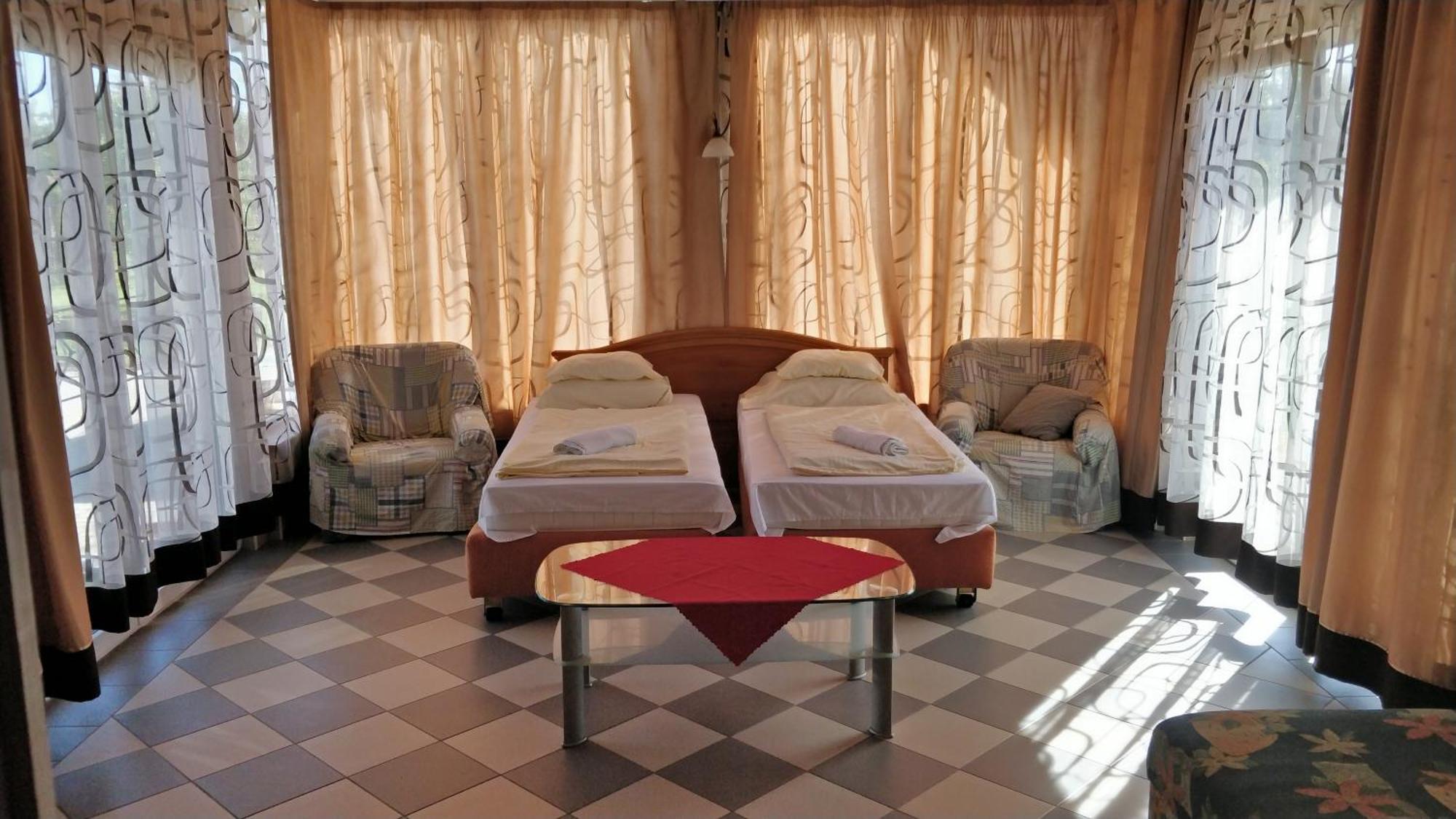 Novakporta Vendeghaz Apartment Lakhegy Luaran gambar